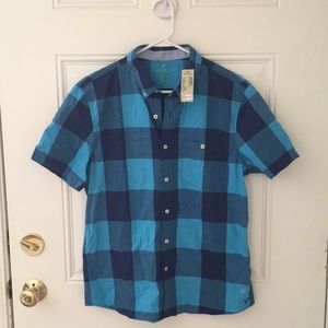 Men’s American Eagle button-down